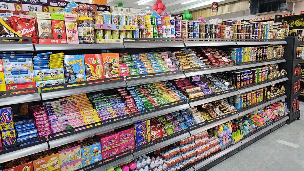 Supermarket display racks