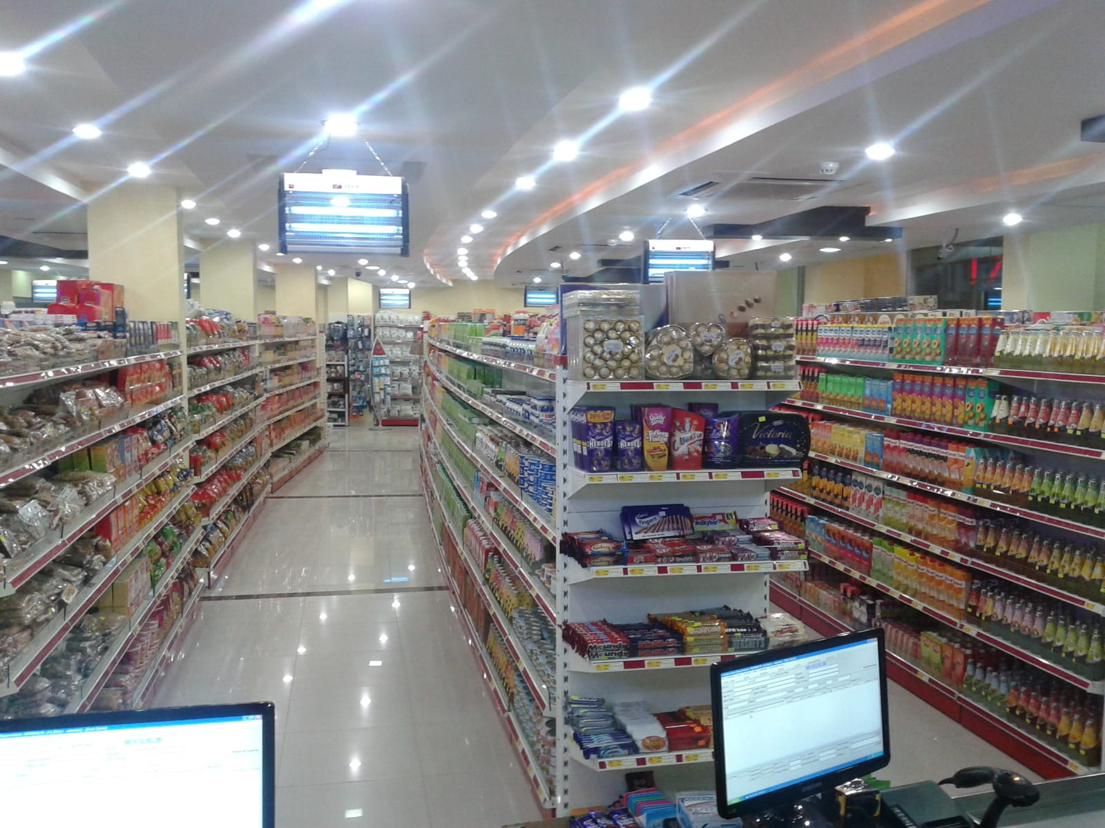 types of racks in retail stores and display shelves